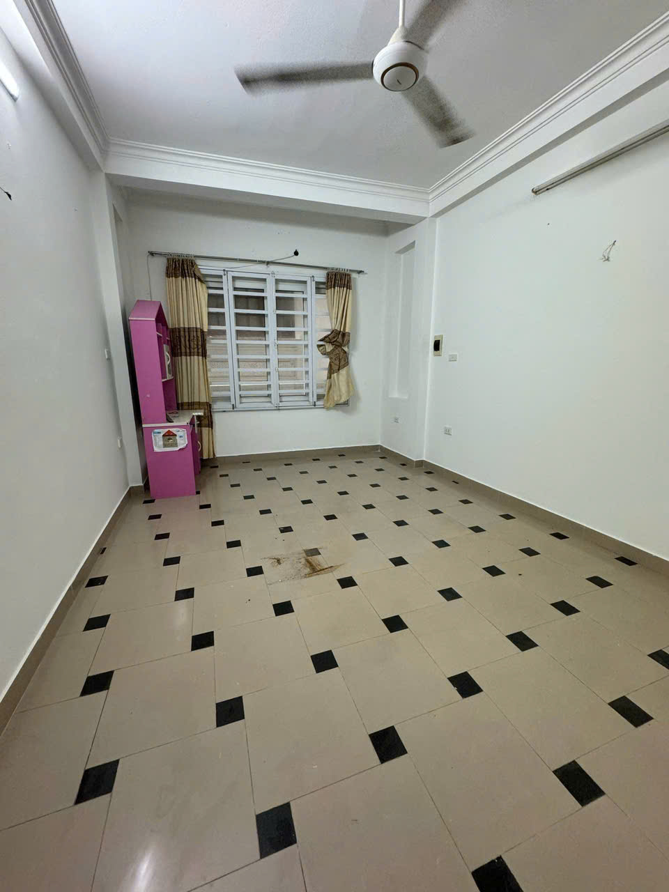Cho thuê nhà nguyên căn Nguyễn Đình Chiểu Hai Bà Trưng 30m2x4 tầng,2 ngủ khép kín. - Ảnh 2